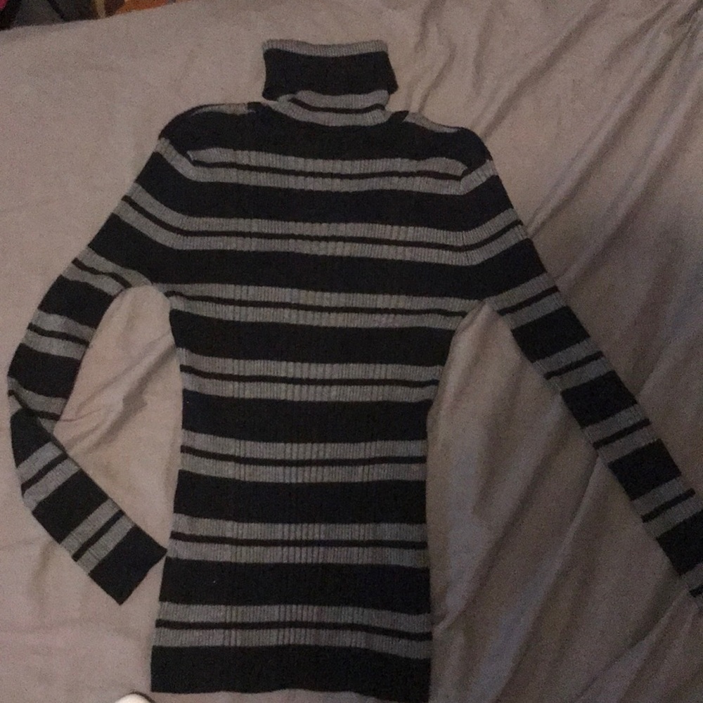 Long sleeve turtleneck